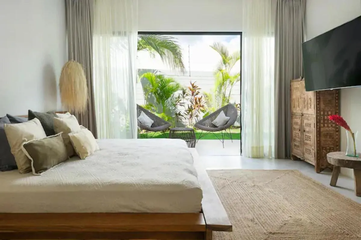 Image 1 of Villa Angelina/ 5 BR/ Secured house/ Beach access!