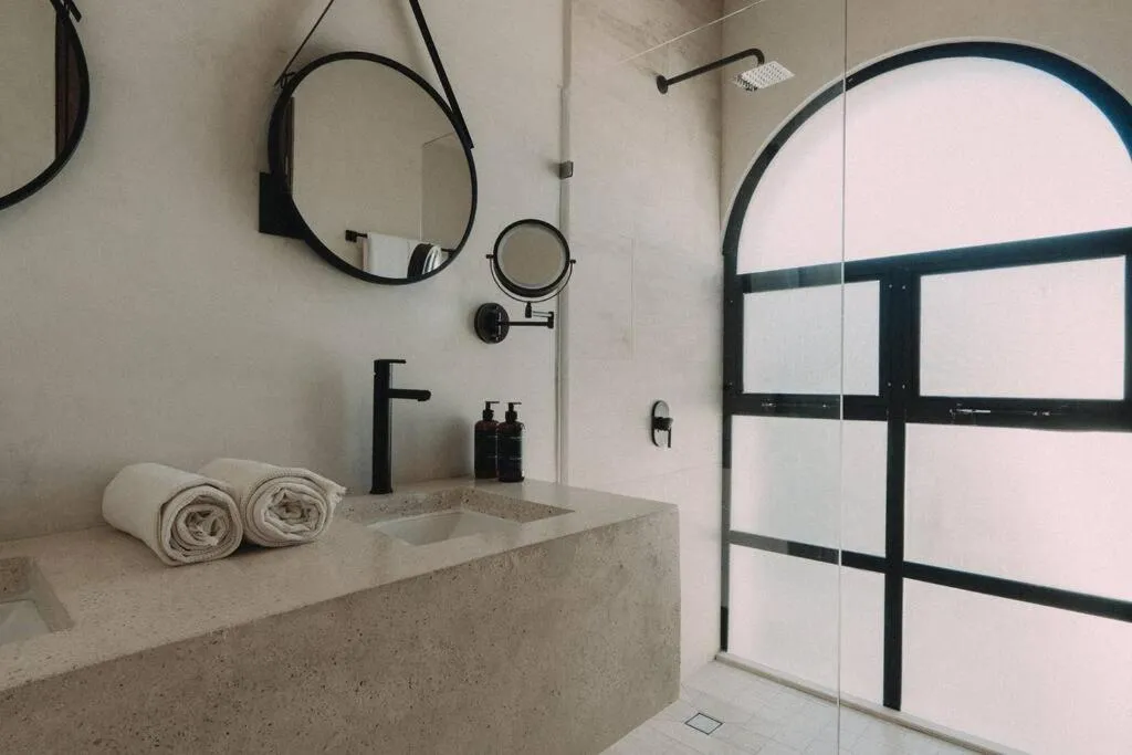 Image 2 of Villa de Luz 4 Bedrooms & 2 Private Pools