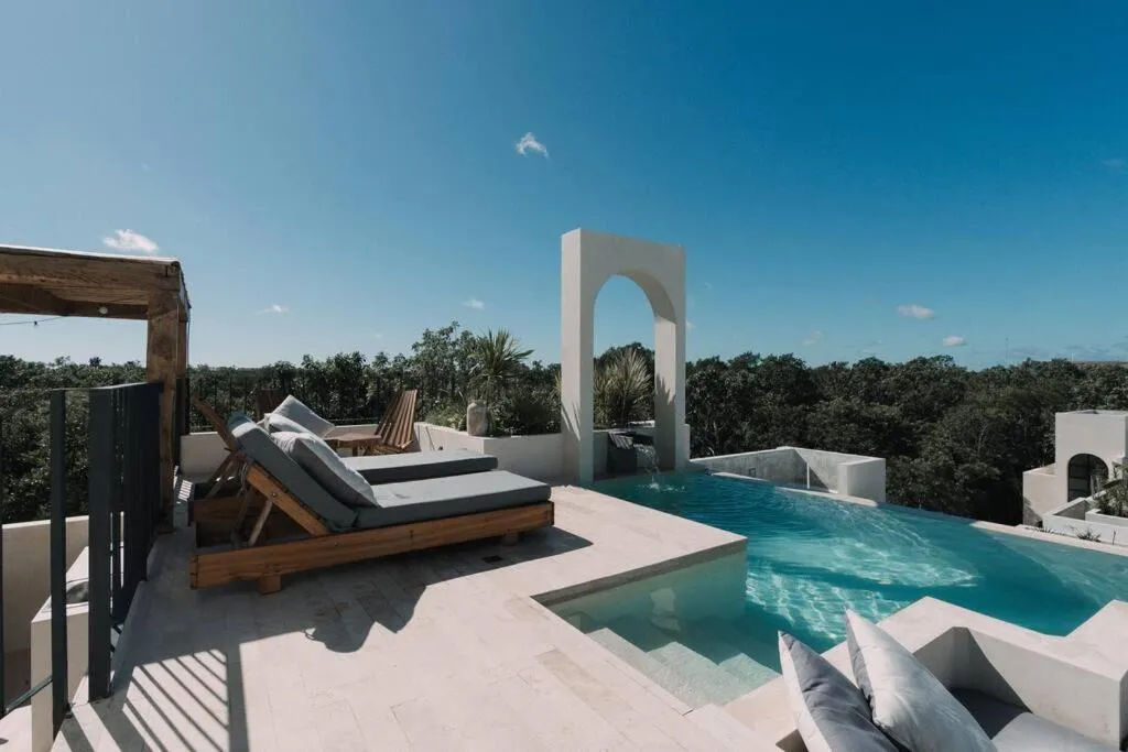 Image 3 of Villa de Luz 4 Bedrooms & 2 Private Pools