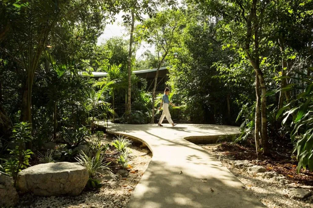 Image of ZEN CANTO VILLA NUPUL :: new exclusive jungle home ::