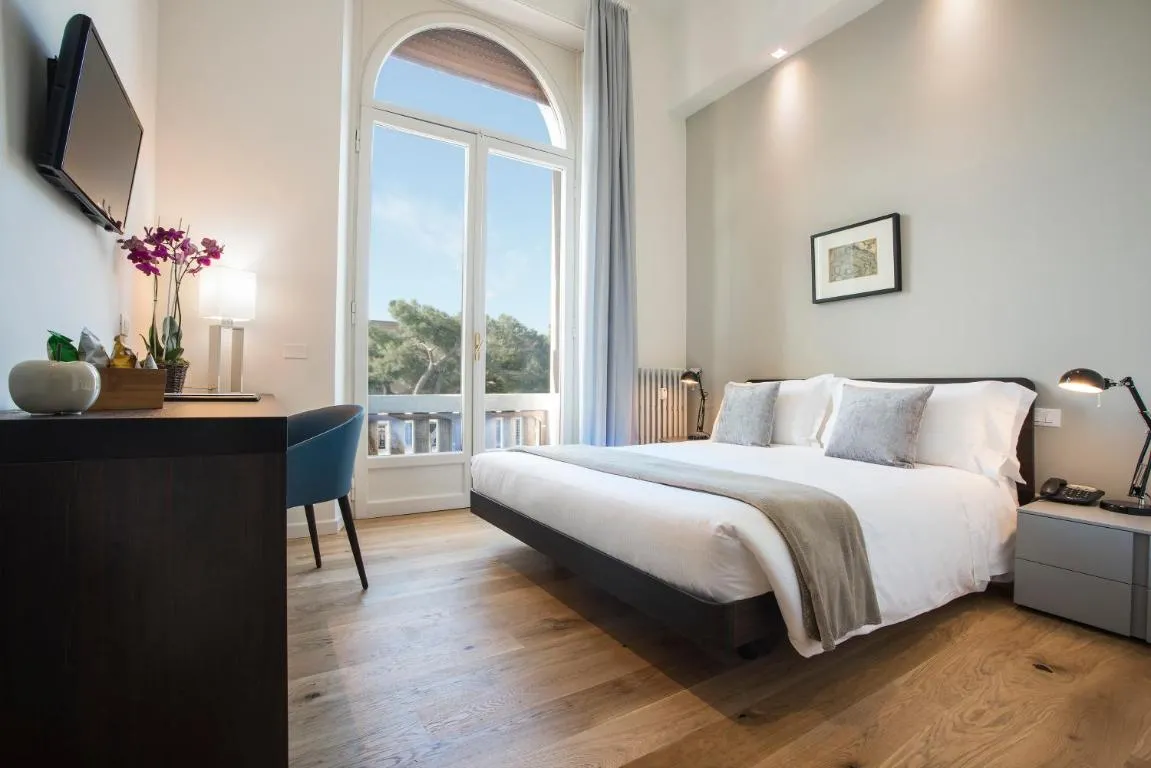 Image of 7Florence