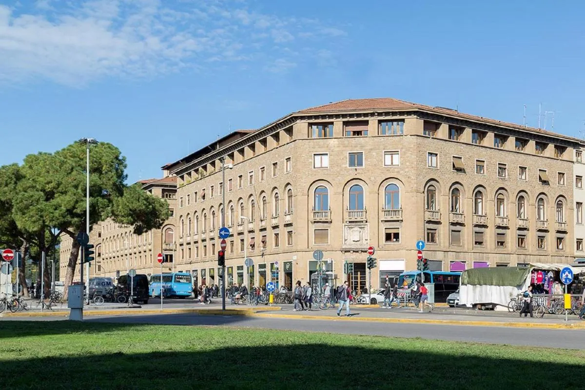 Image 5 of 7Florence
