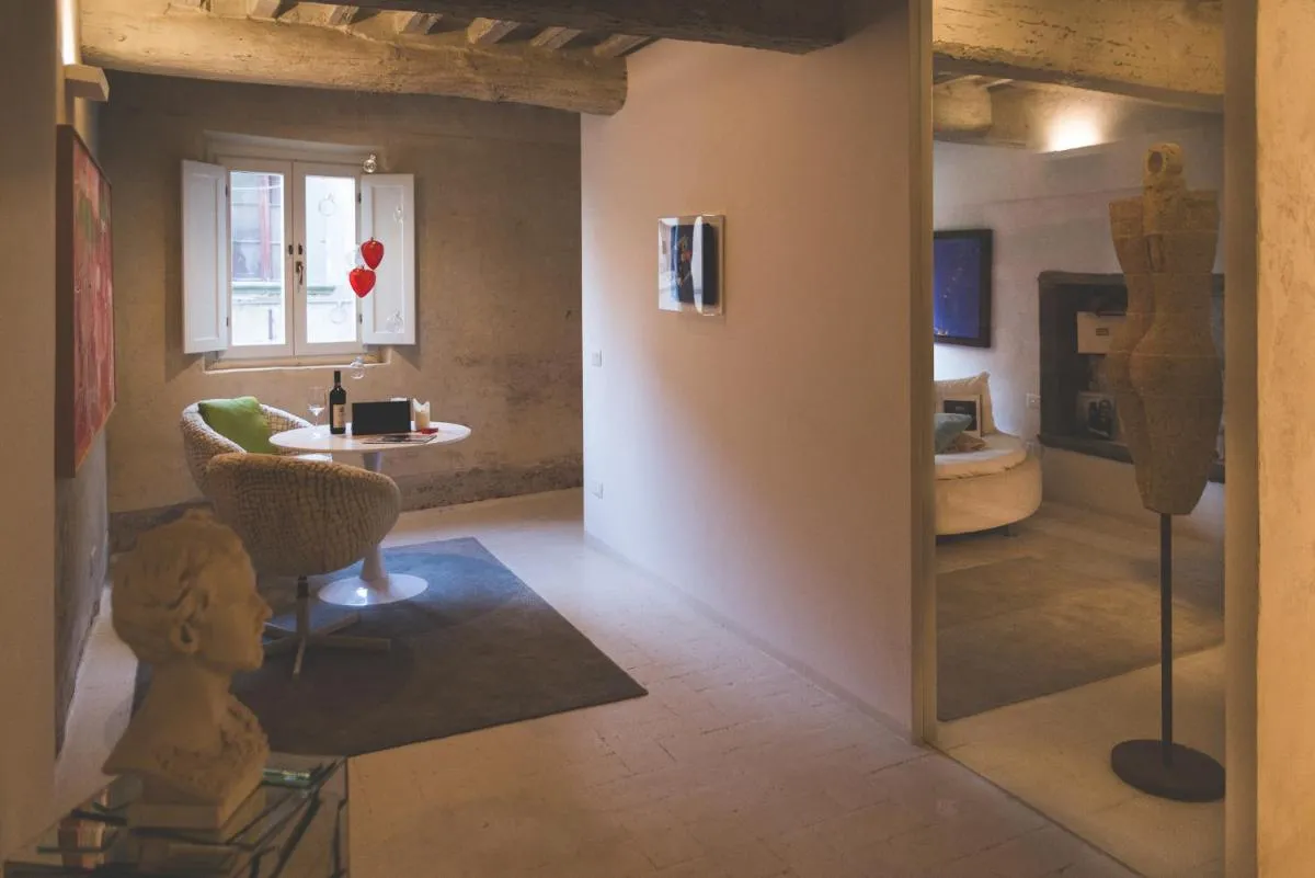 Image 2 of ART SUITE GALLERY – Tuscany – medieval town close to Florence, Pisa, Lucca, Chianti Zone, Versilia