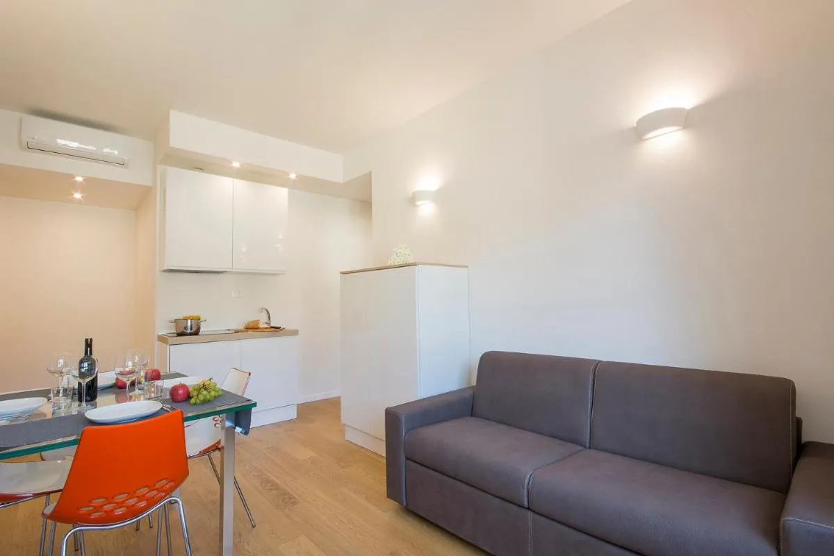 Image 6 of Alinari Apartment