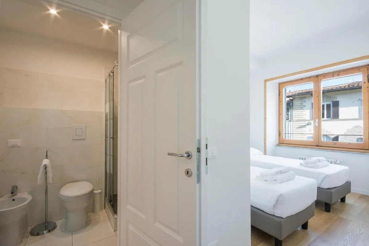 Image 2 of Alinari Apartment
