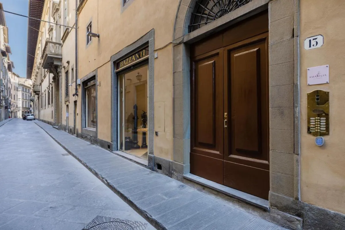 Image 5 of Amabilia Florence