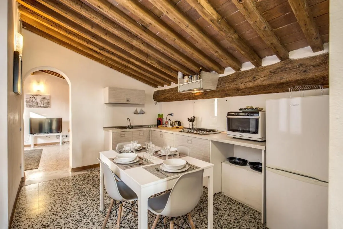 Image 2 of AwesHomeItaly – Lungarno Bellavista Penthouse