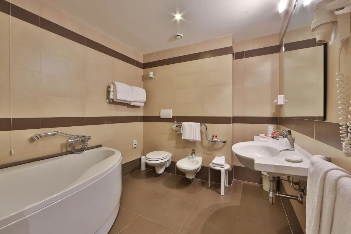Image 2 of Best Western Grand Hotel Guinigi