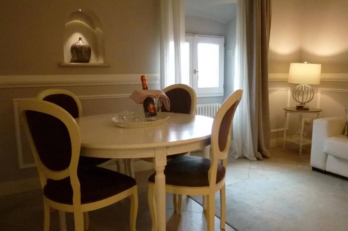 Image 3 of Brunelleschi suite