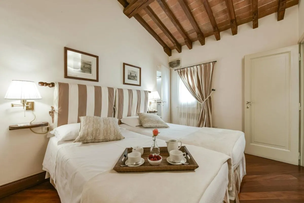 Image 4 of Buonarroti big apartment with terrace in Oltrarno
