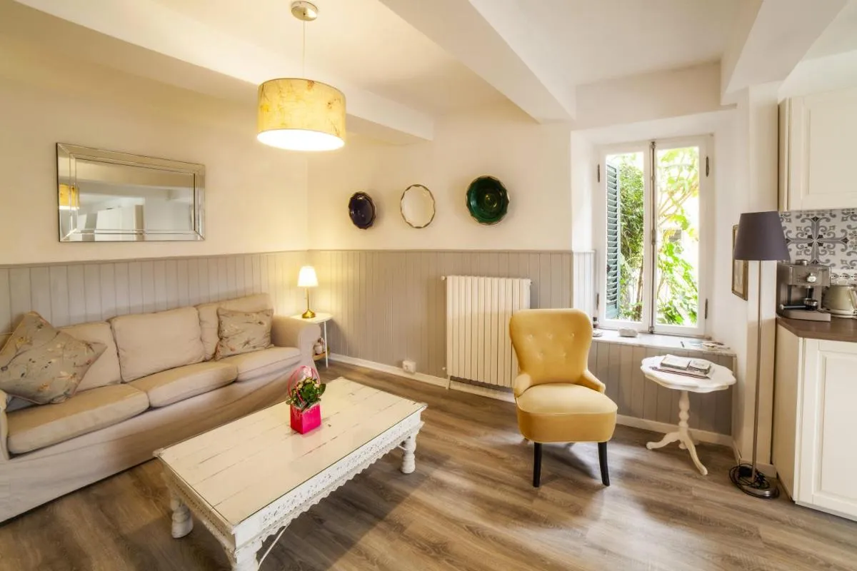 Image 2 of Casa Luna – Private Cottage -Exclusive Private Garden