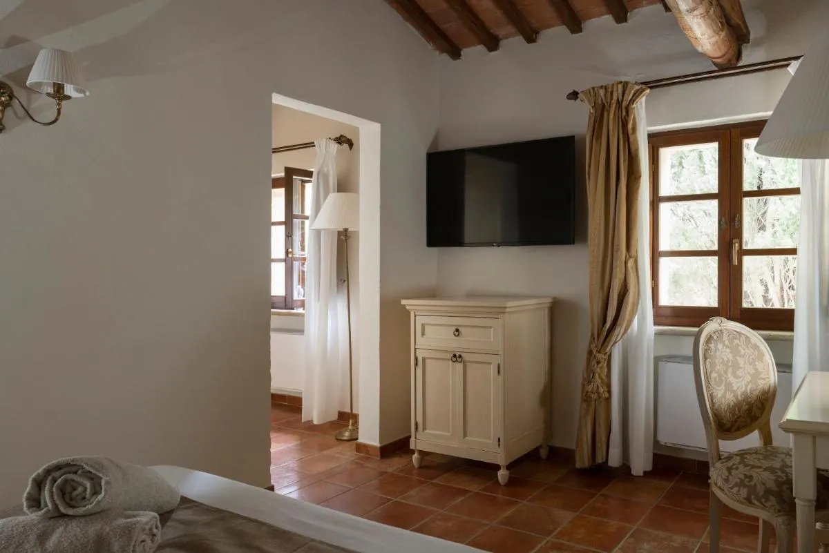 Image 3 of Castello di Leonina Adults Only