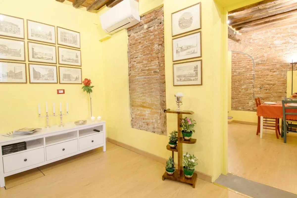 Image 3 of CozyBricks in Lucca – Apartments in the Historical Center –