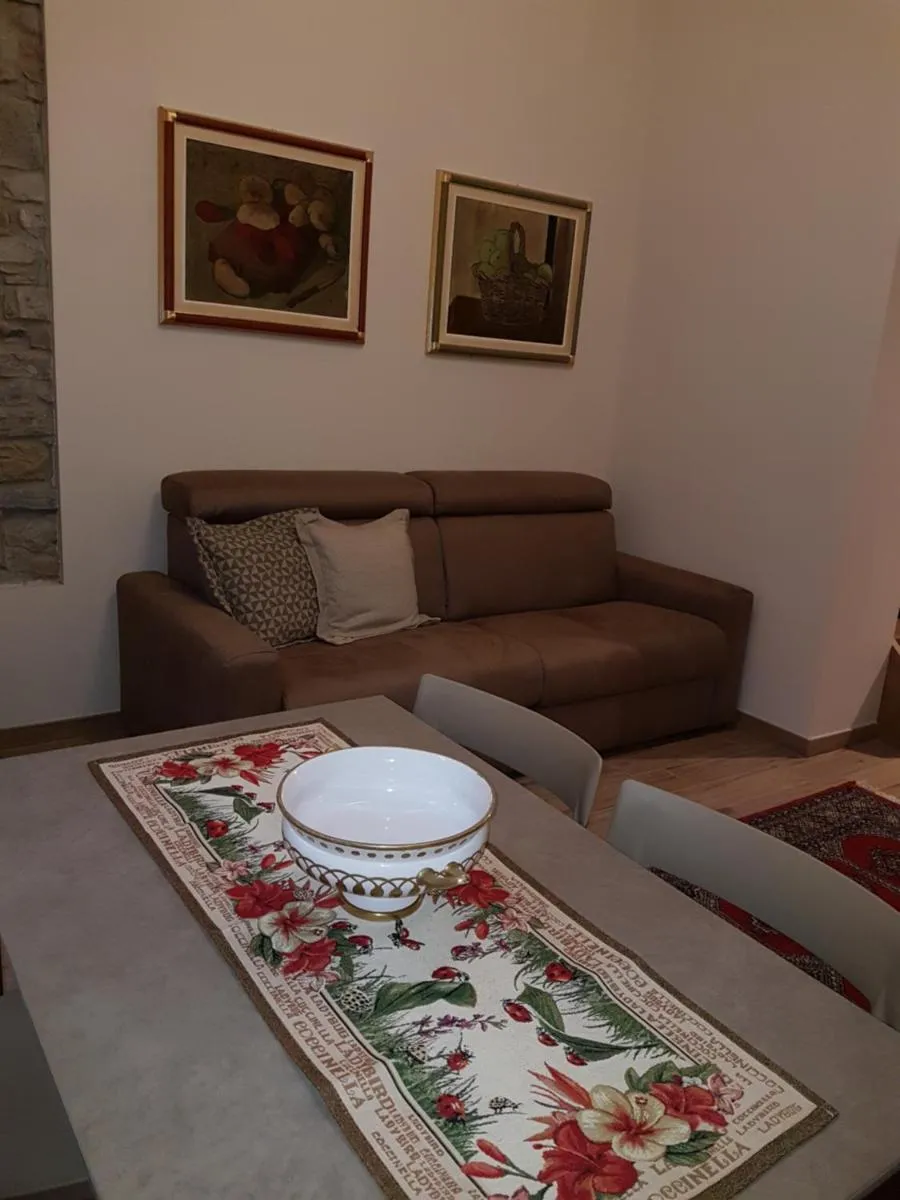 Image 5 of DUOMO LUXURY APARTMENT “Palazzo del Re”