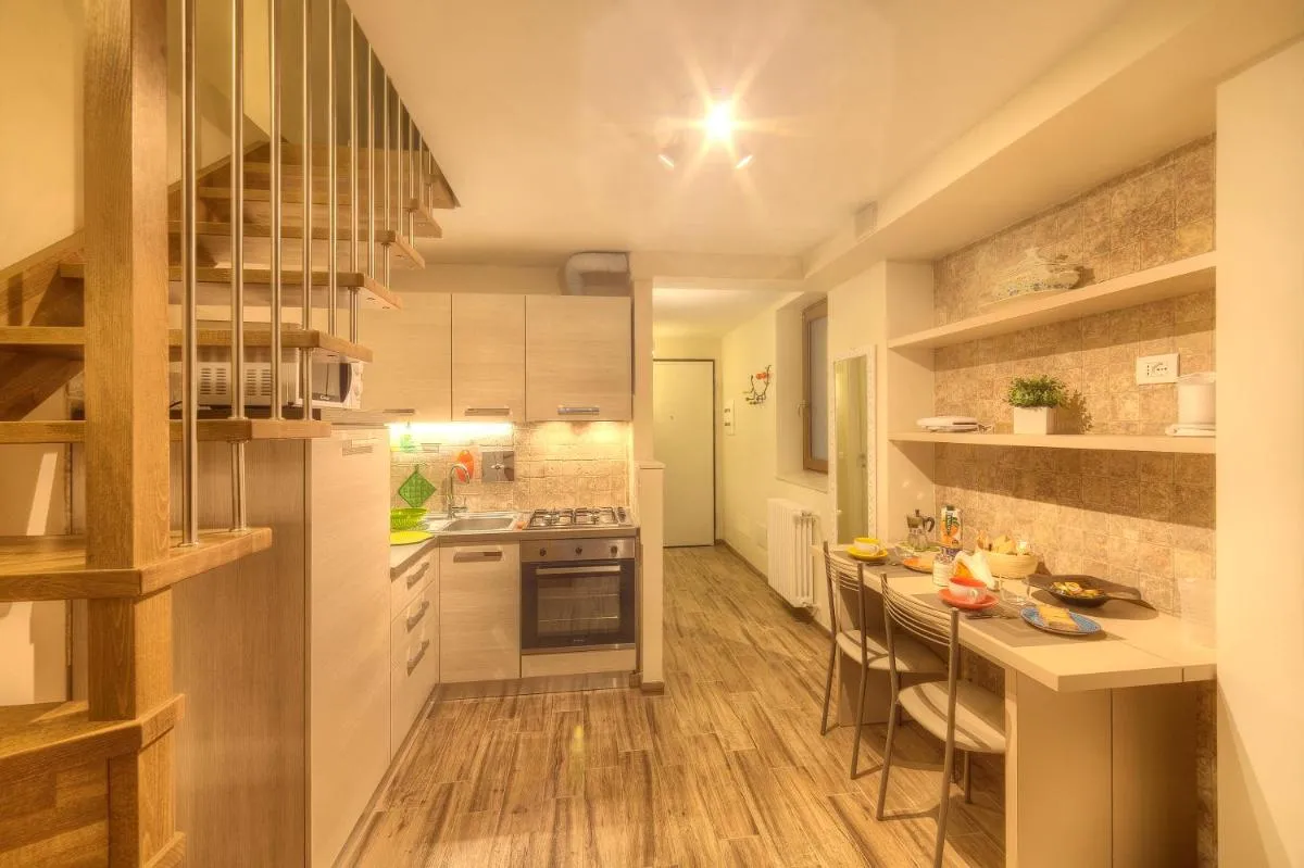 Image 3 of DUOMO LUXURY APARTMENT “Palazzo del Re”