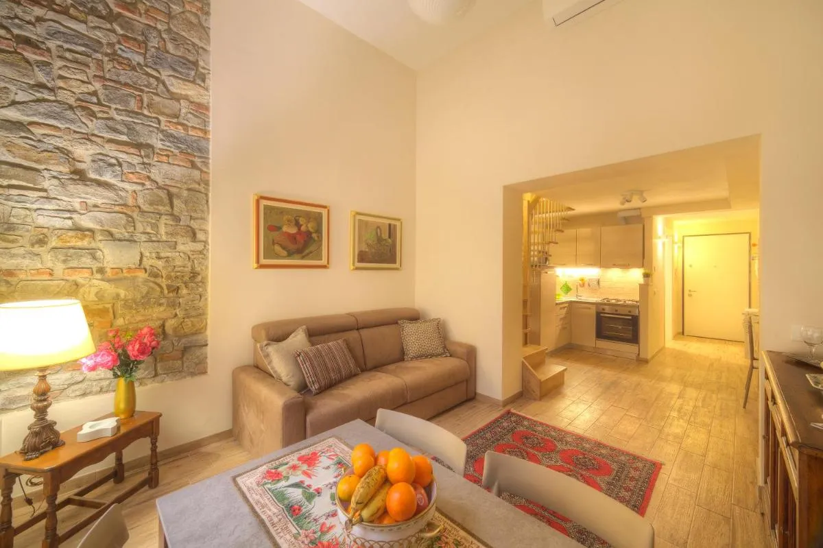 Image 2 of DUOMO LUXURY APARTMENT “Palazzo del Re”