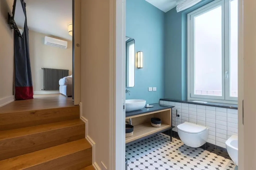 Image 2 of Design Florence Suite-Hosted by Sweetstay