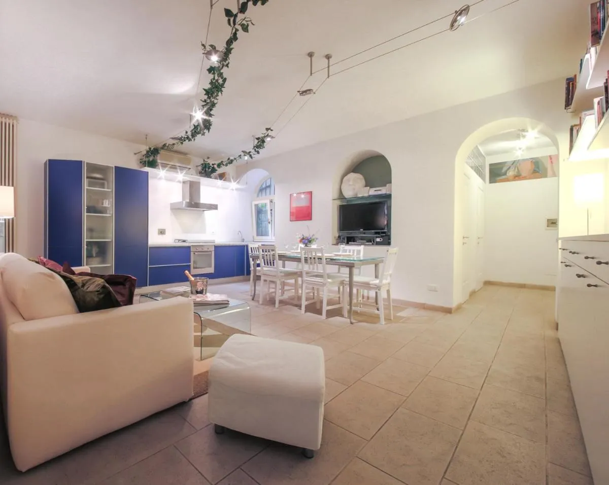 Image 4 of Duomo Deluxe Apartment