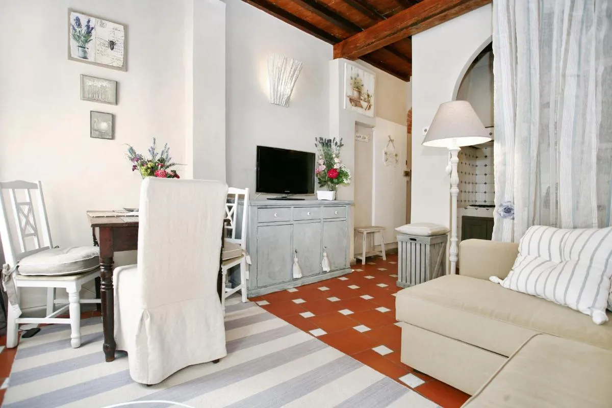Image 4 of Gina Guest House