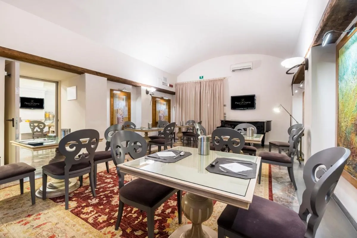 Image 2 of Hotel Art Atelier