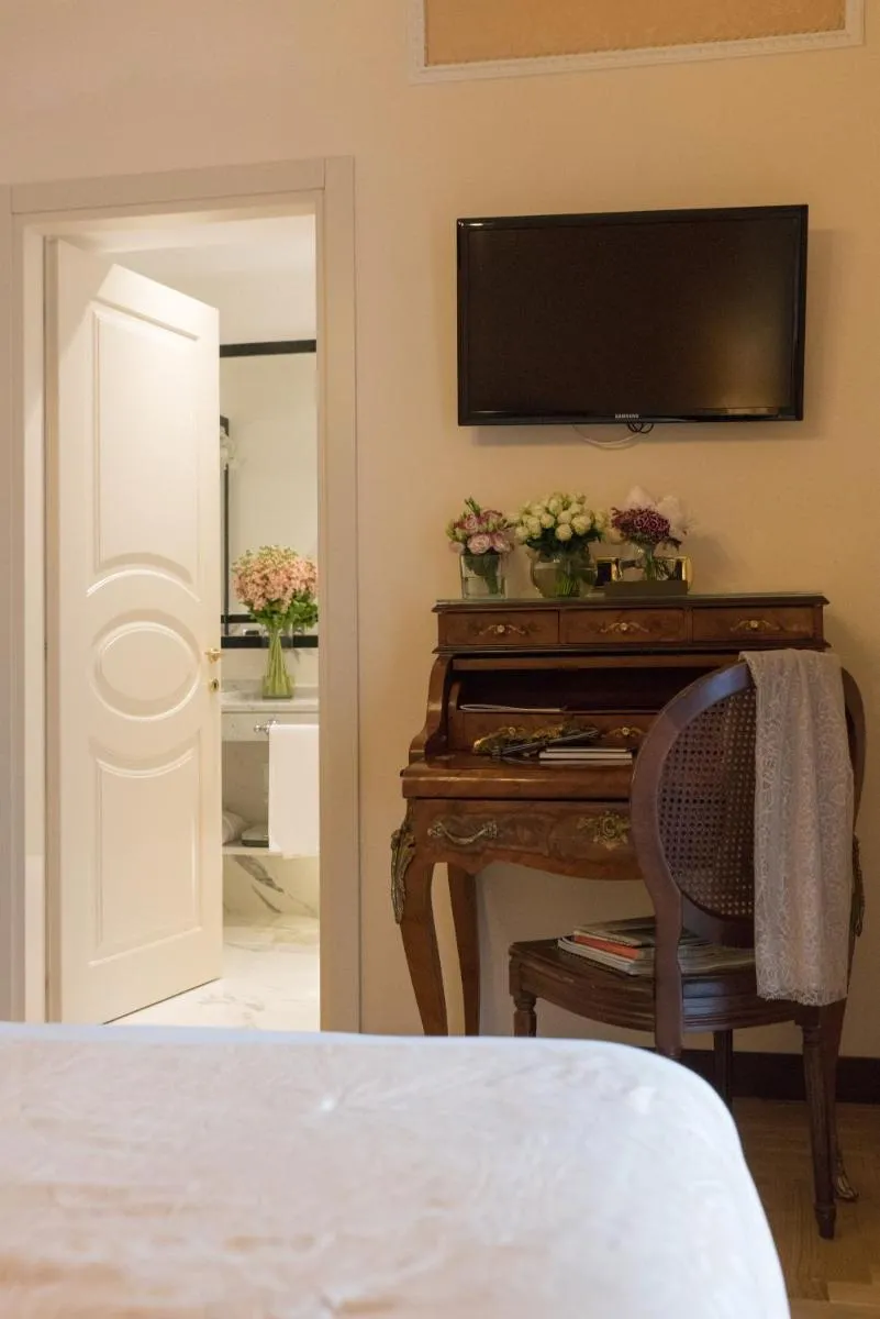 Image 5 of Hotel Bernini Palace