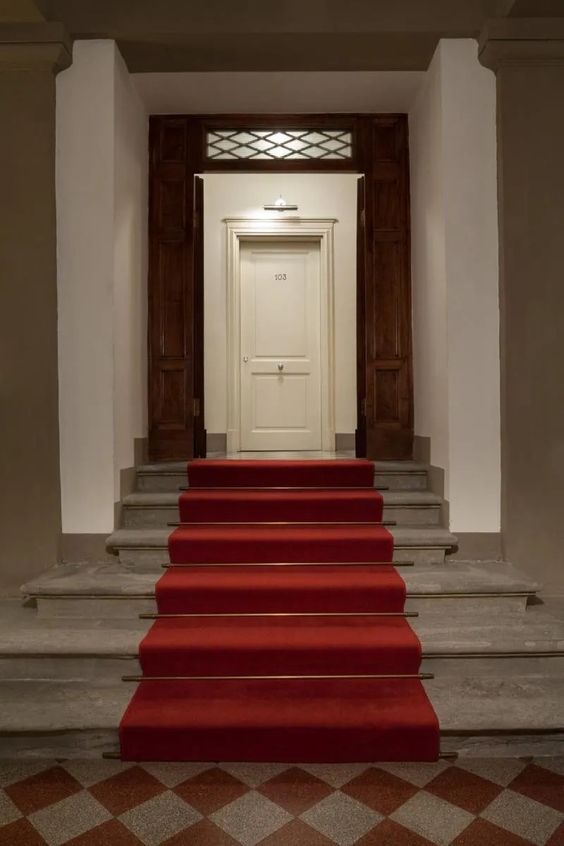 Image 3 of Hotel Executive