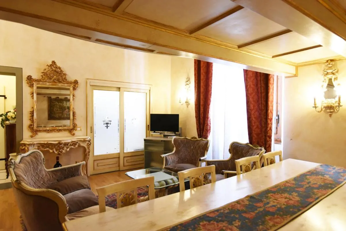 Image 2 of Italian Experience-Suite Medici Loft 8