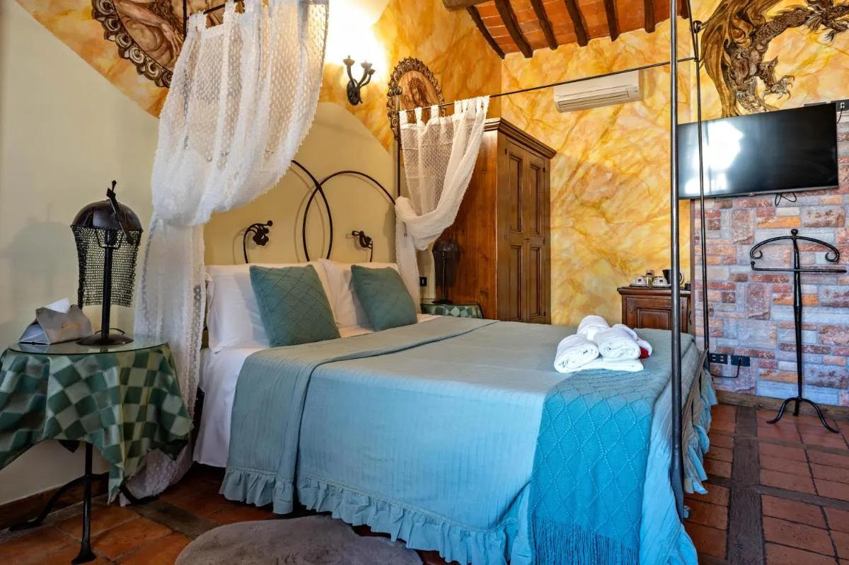 Image 1 of Luxury Corte Di Re Artù