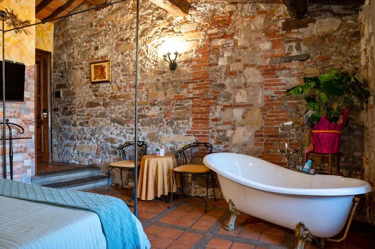 Image 5 of Luxury Corte Di Re Artù