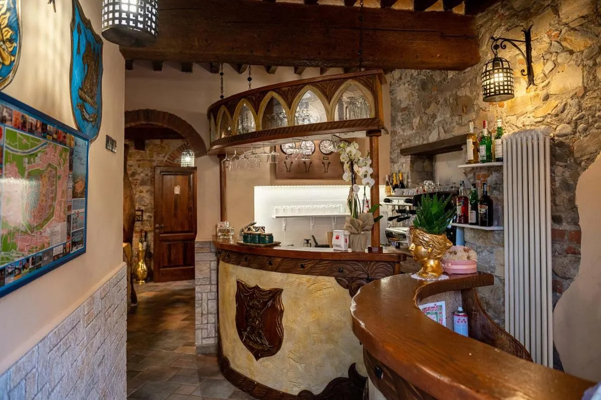 Image 3 of Luxury Corte Di Re Artù
