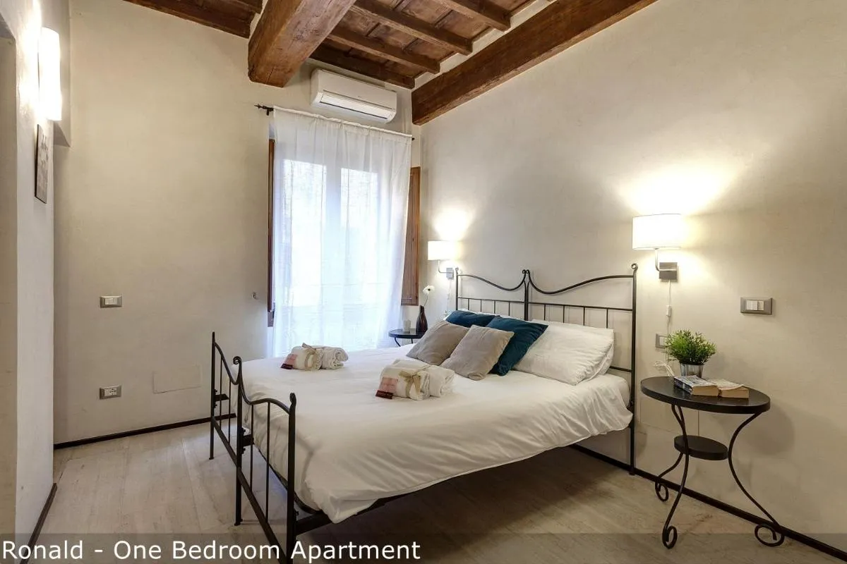 Image 1 of Mamo Florence – Calzaiuoli Apartments