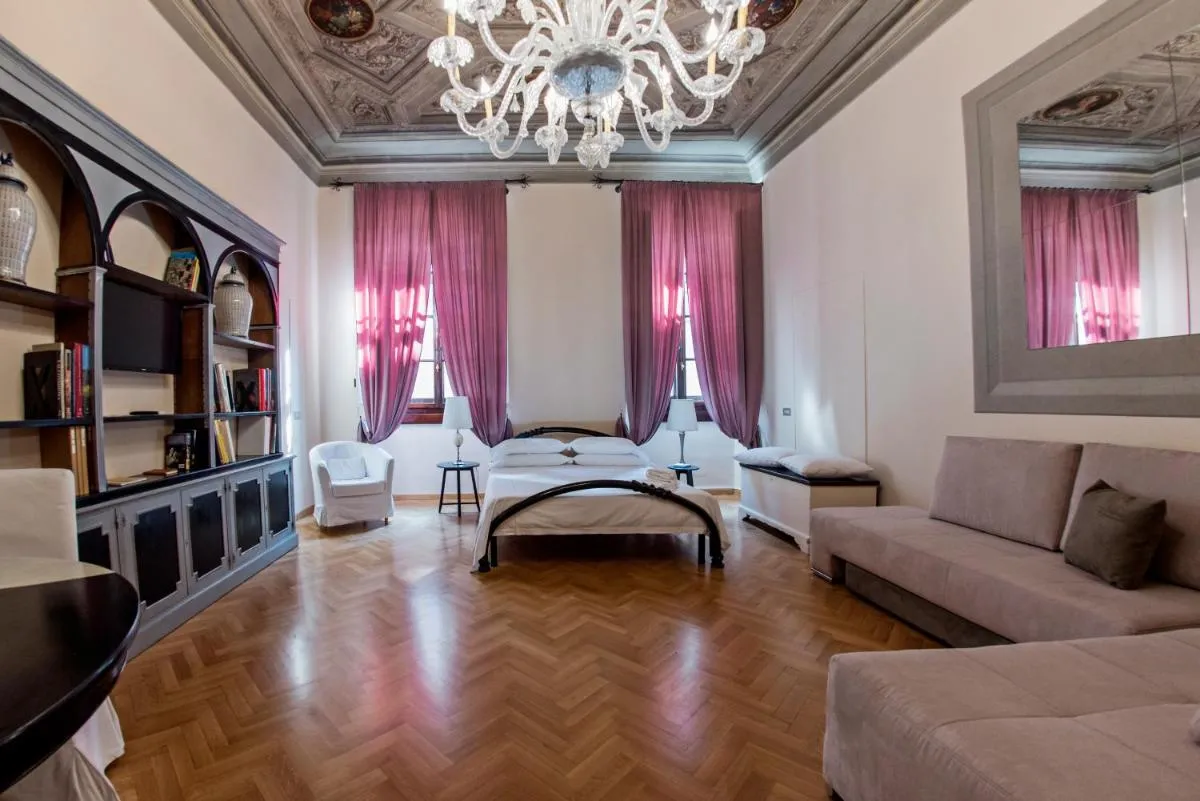 Image 2 of N4U Guest House Florence