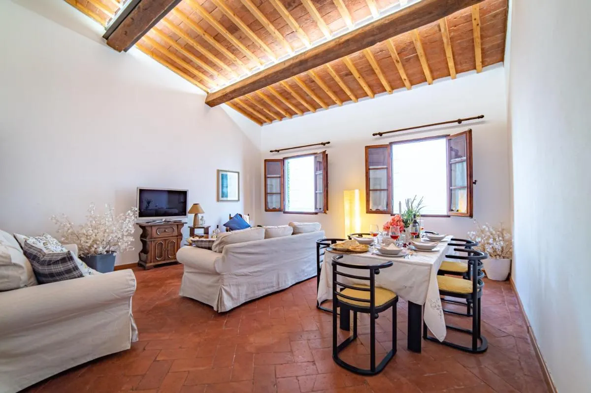 Image 1 of Oltrarno Apartment