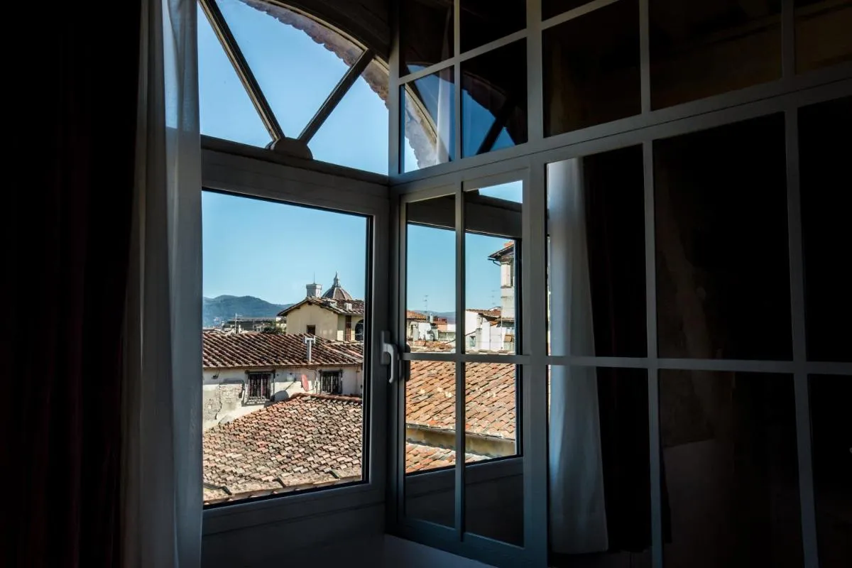 Image 4 of Oltrarno Splendid