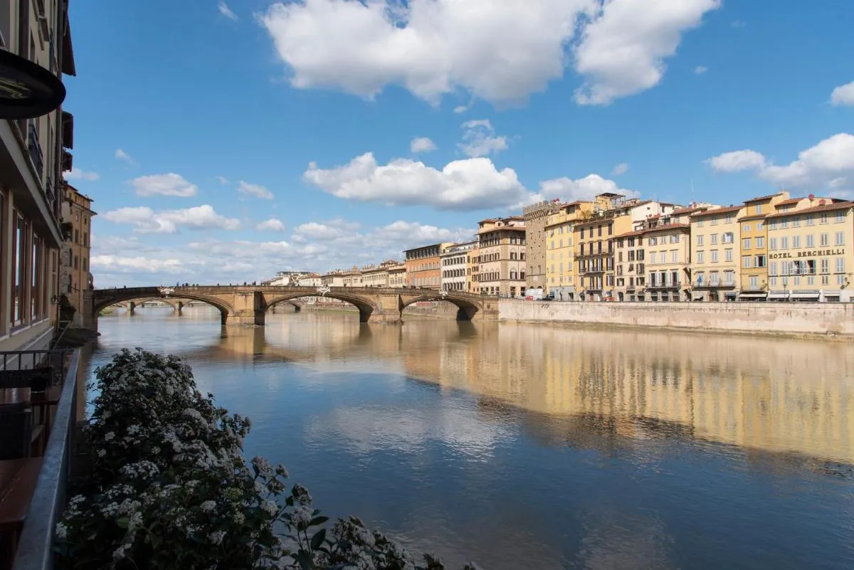 Image 4 of PONTE VECCHIO LUXURY AND STYLISH APARTMENT