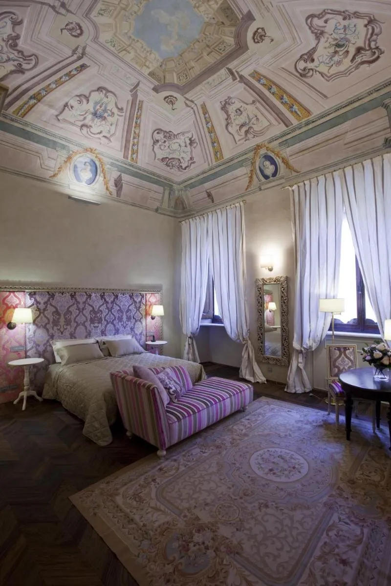 Image 3 of Palazzo Carletti