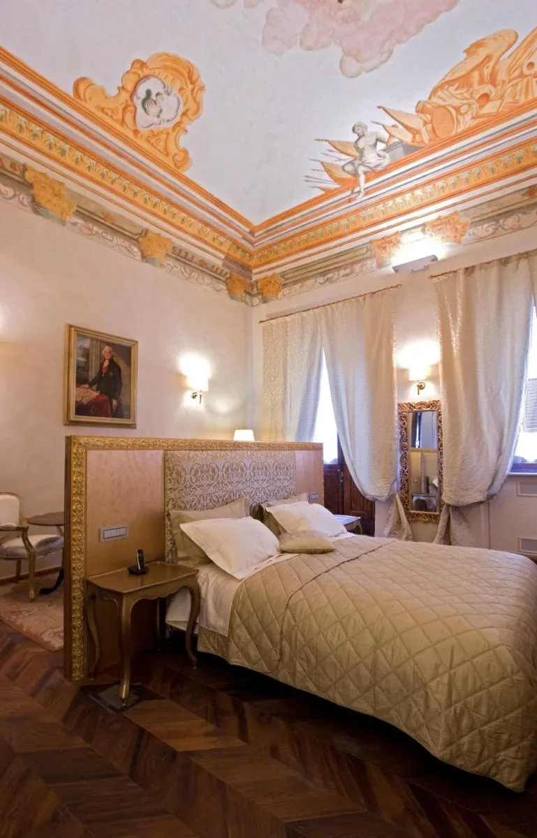 Image 5 of Palazzo Carletti