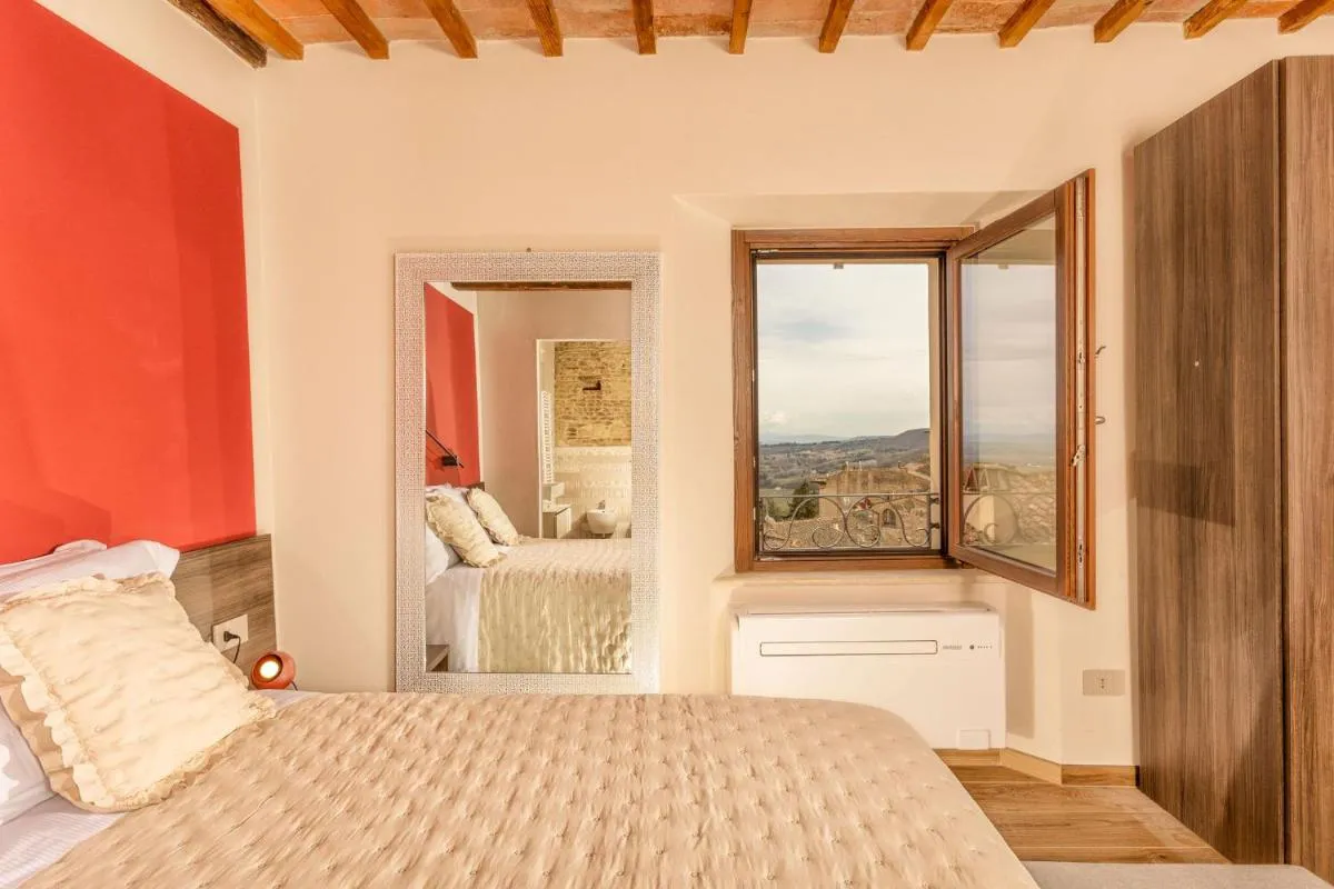 Image 6 of Palazzo Falcinelli Luxury Room in Montepulciano Center with Elevator
