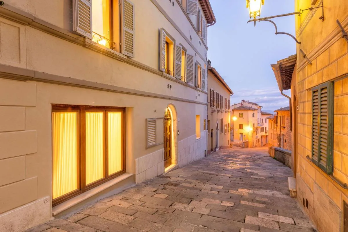 Image 2 of Palazzo Falcinelli Luxury Room in Montepulciano Center with Elevator