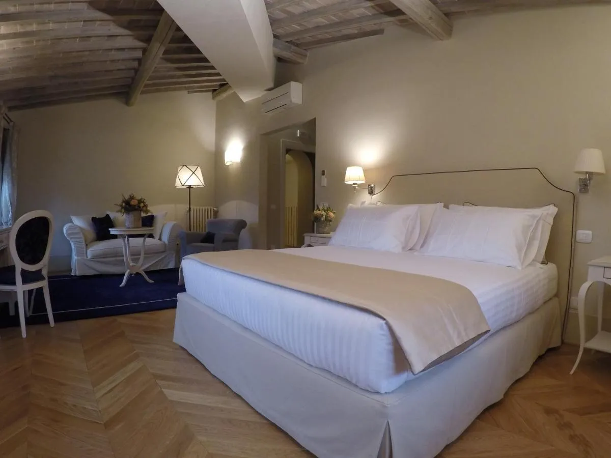 Image 2 of Palazzo della Stufa Residenza D’Epoca