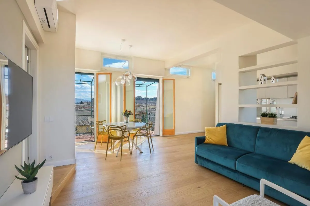 Image 5 of Penthouse with big terrace in Oltrarno – hosted by Sweetstay