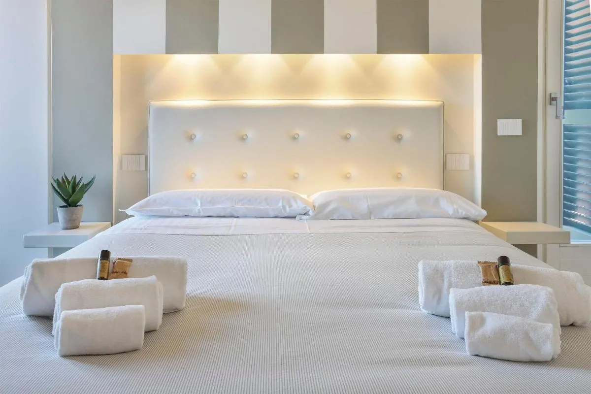 Image 2 of Penthouse with big terrace in Oltrarno – hosted by Sweetstay