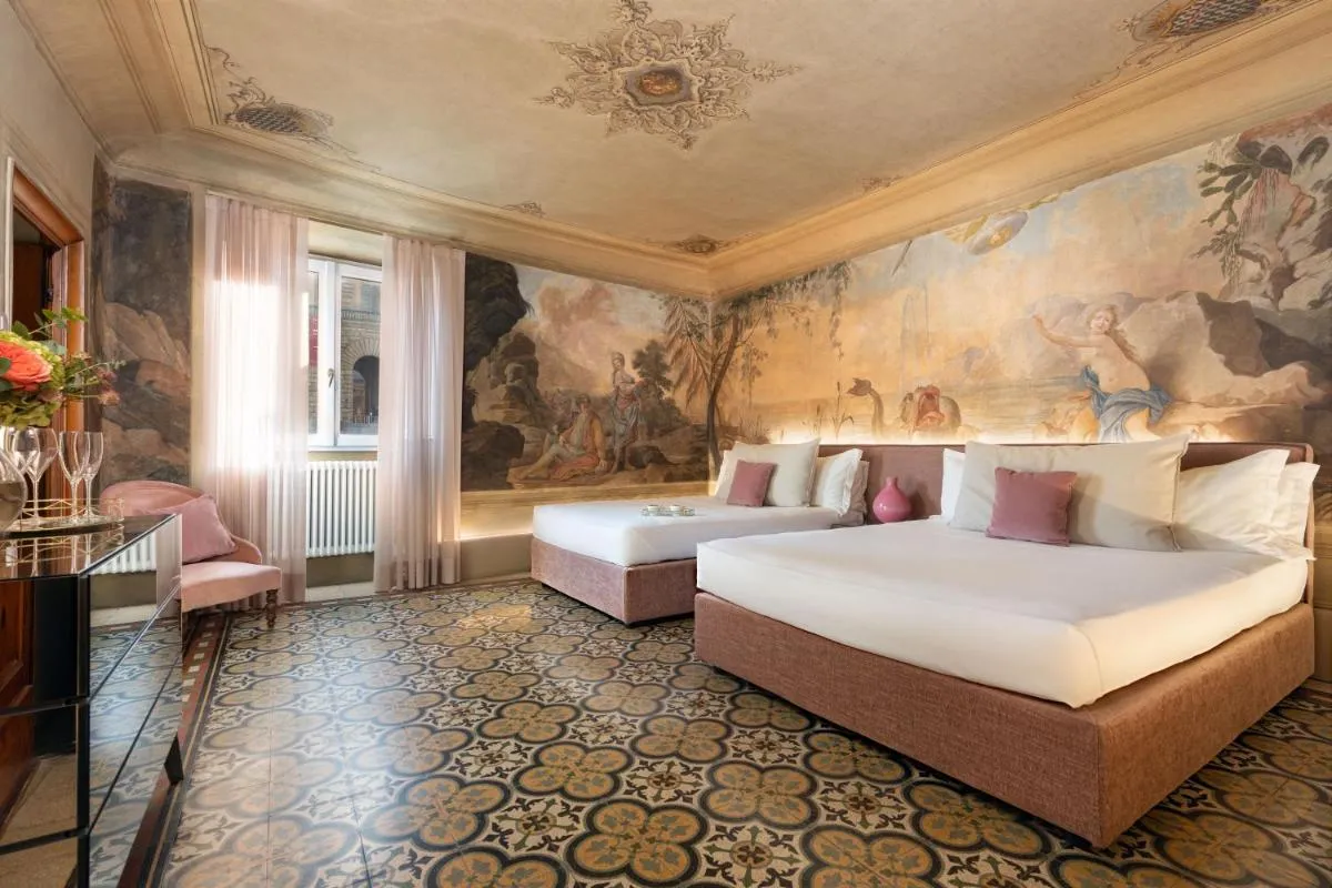 Image 1 of Piazza Pitti Palace – Residenza d’Epoca