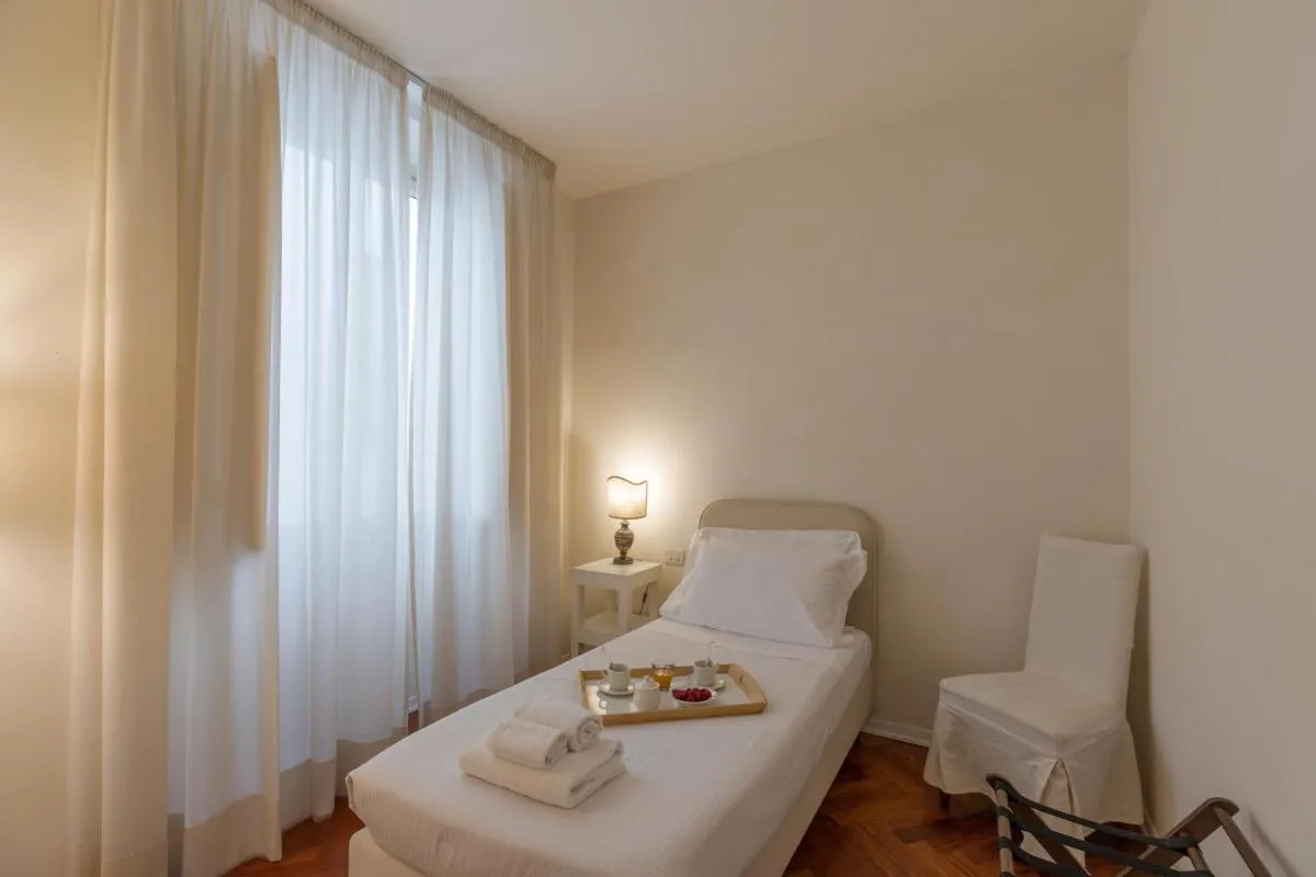 Image 4 of Seta spacious apartment next to the Duomo