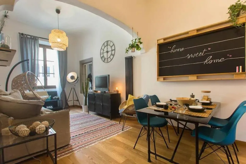 Image of Step to Duomo and All the Sights from Refurbished Apartment