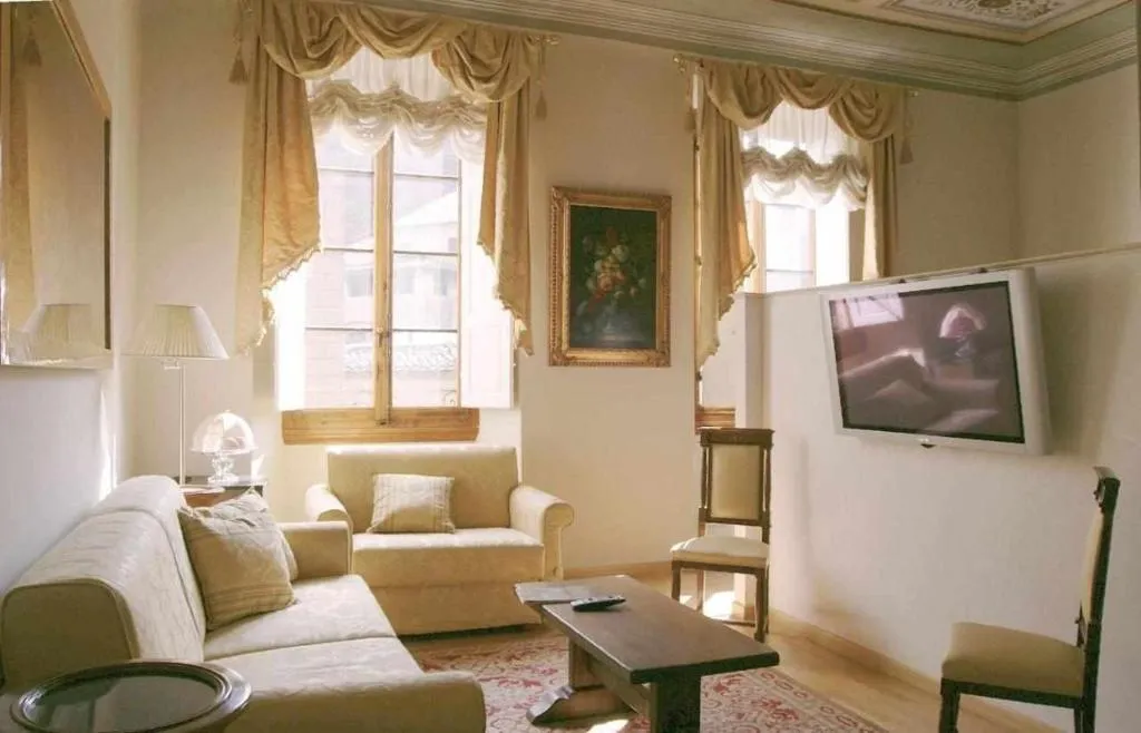 Image of Tornabuoni La Petite Suite