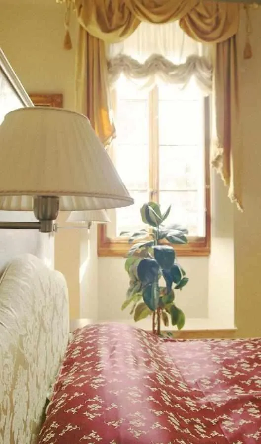 Image 4 of Tornabuoni La Petite Suite