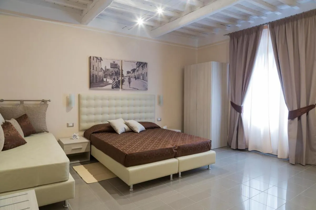Image 4 of VIA NALDINI n 61