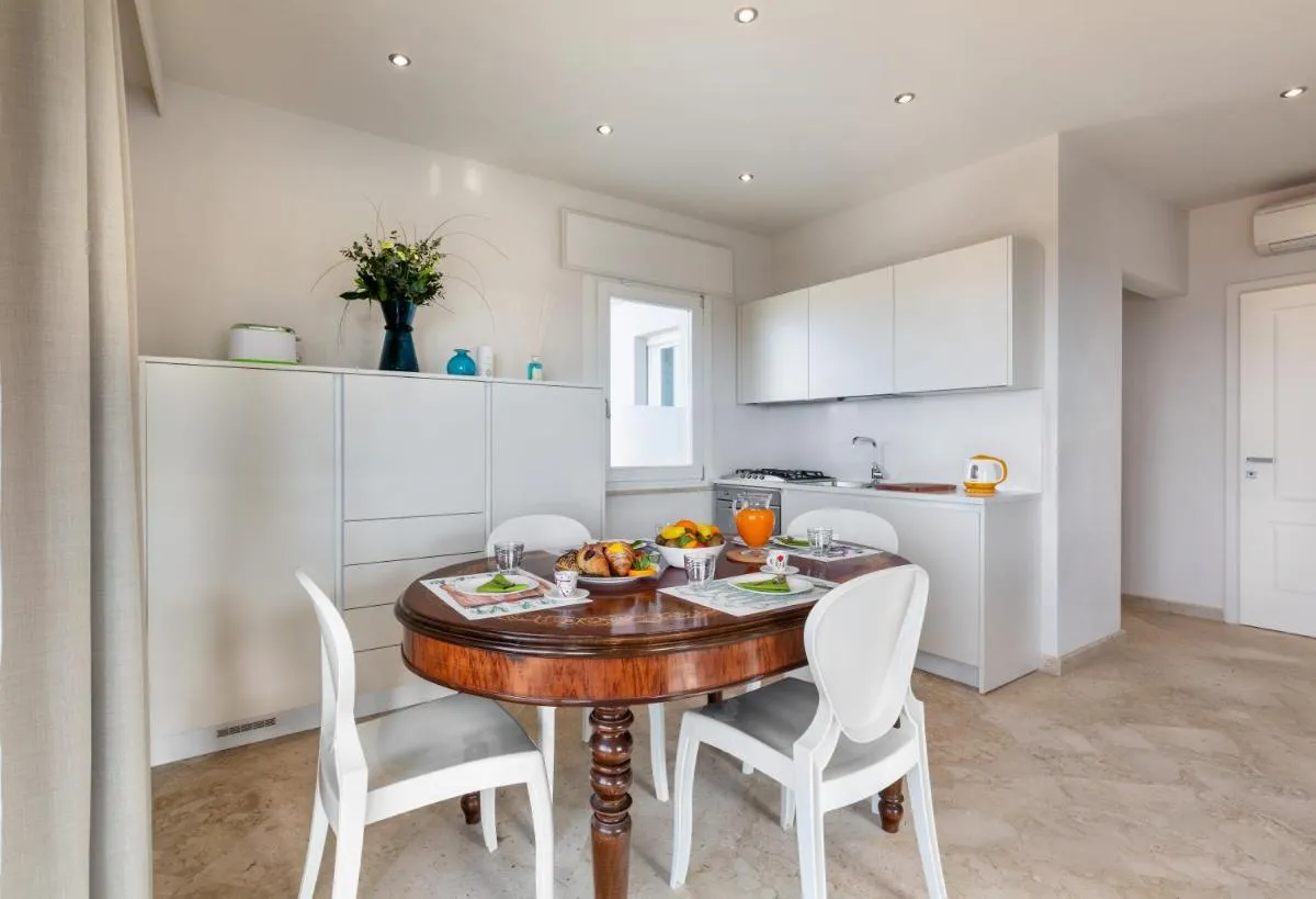 Image 4 of Viareggio Suite – Sea view apartment