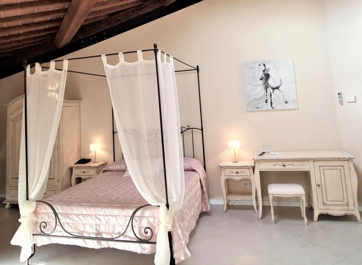 Image 6 of Villa del Sole Siena